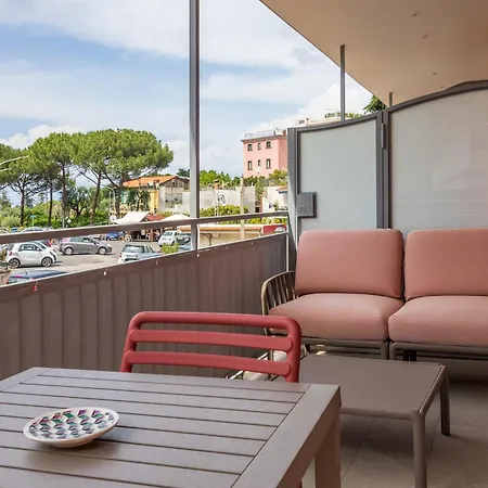 Apartment Futura Funky House - De Vivo Realty *